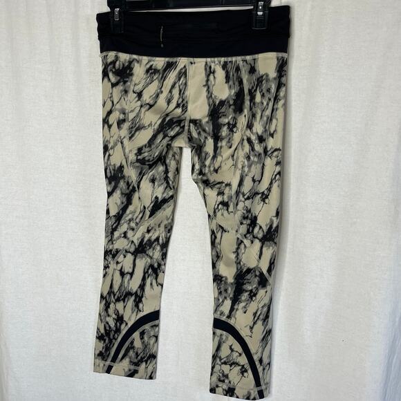 Lululemon Run Inspire Crop II Leggings Black White Marbled Pattern Size 6 Gym - Picture 4 of 12